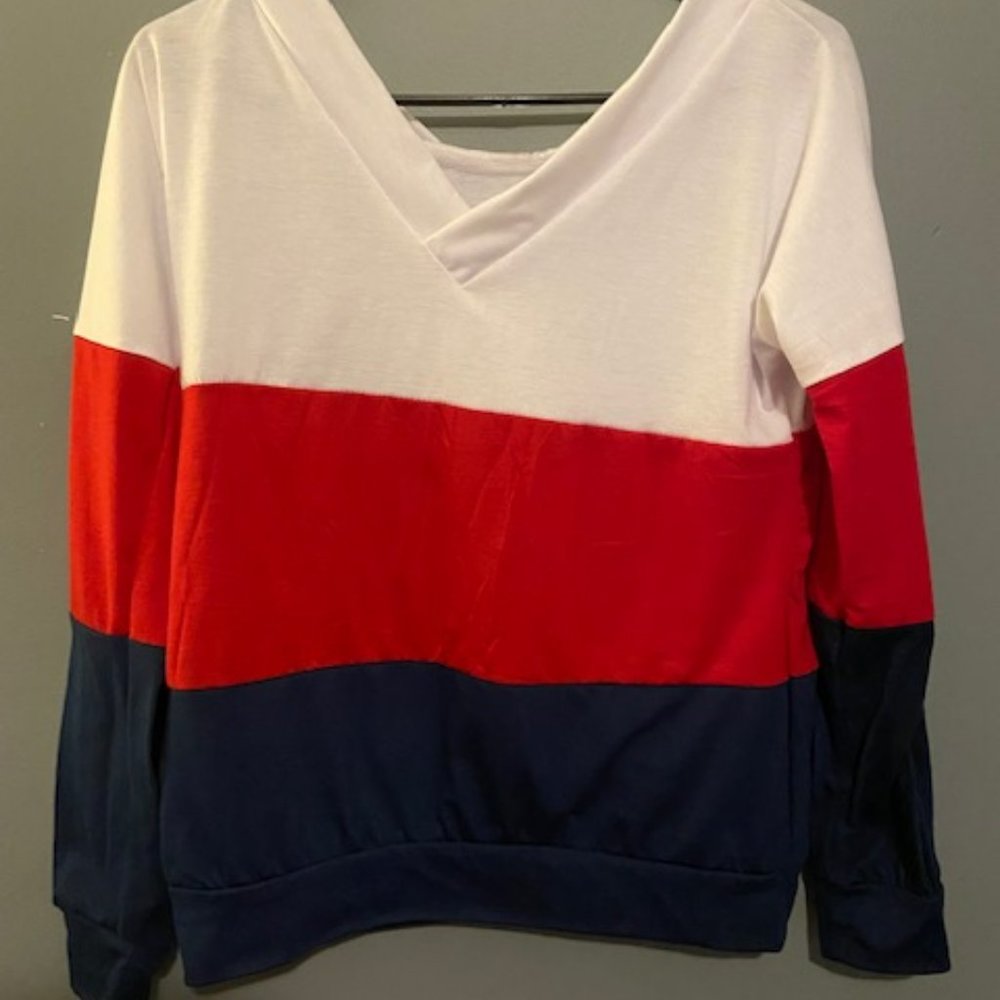 Red White & Blue Small V-Neck Sweater in Excellent Condition